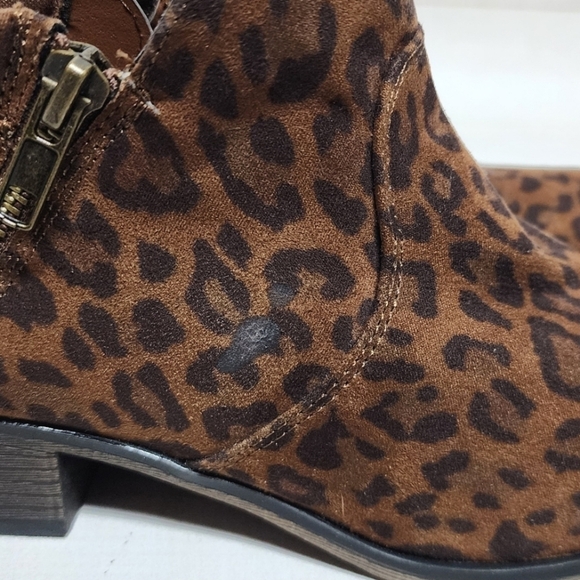 American Rag Abby Leopard Ankle Booties Size 6.5 - New In Box - Picture 6 of 10